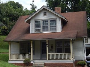 608 10th St, North Wilkesboro, NC 28659