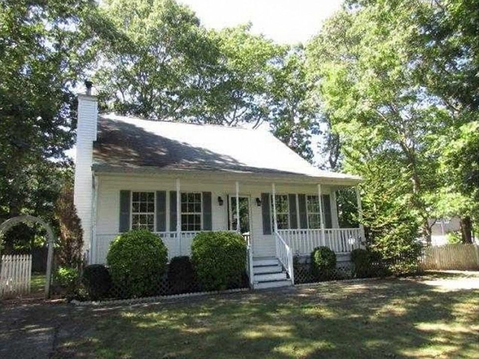 1st image of 30 Cypress Ln