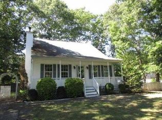 30 Cypress Ln, Shirley, NY 11967