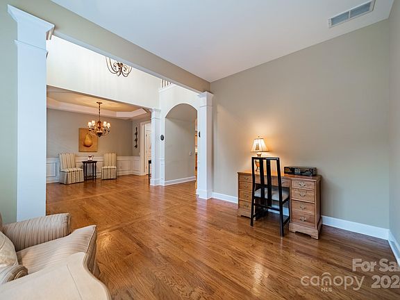 5th image of 5123 Amherst Trail Dr