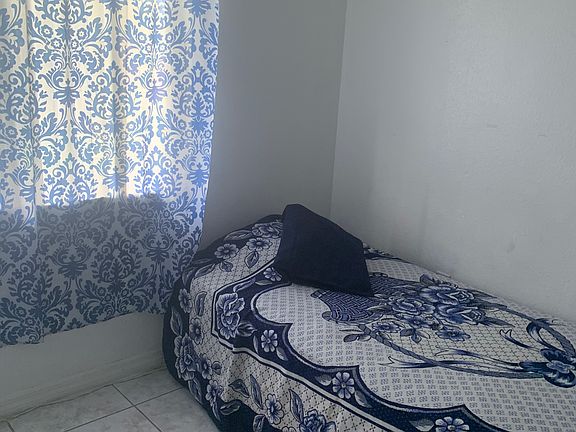 2nd image of 2921 SW 36th Ct Floor 2