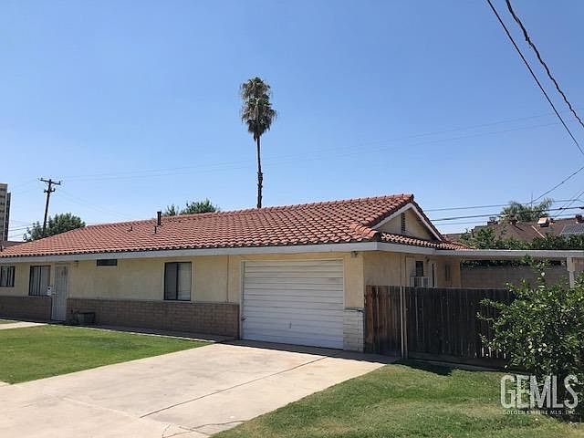 2nd image of 2407 Castro Ln