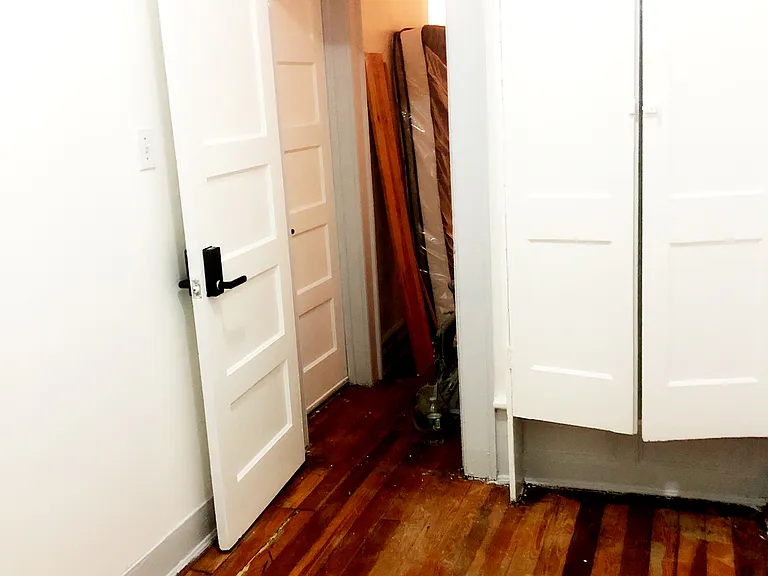 535 E 29th St #2-1 — Photo 3