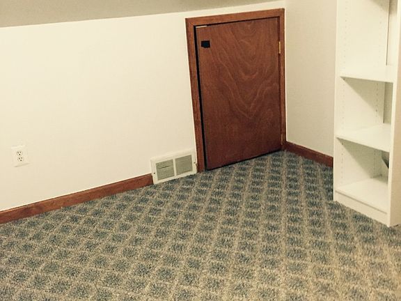 5th image of 419 Linden Ave