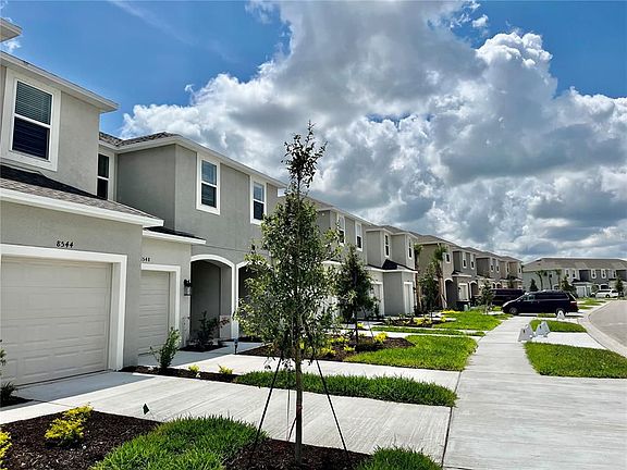 3rd image of 8544 Lunar Skye St