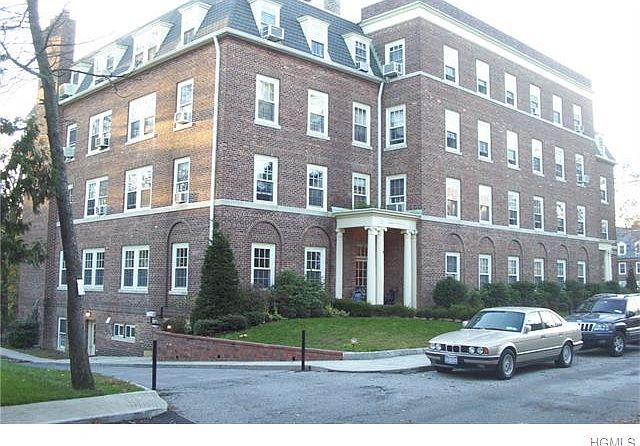 1st image of 10 Alden Pl APT 1A
