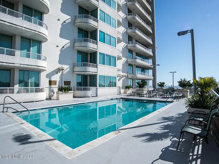 2060 Beach Blvd #103 — Photo 4