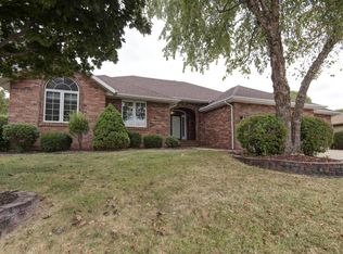 711 E Meramec Ln, Nixa, MO 65714