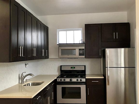 2nd image of 2921 Colden Ave #B