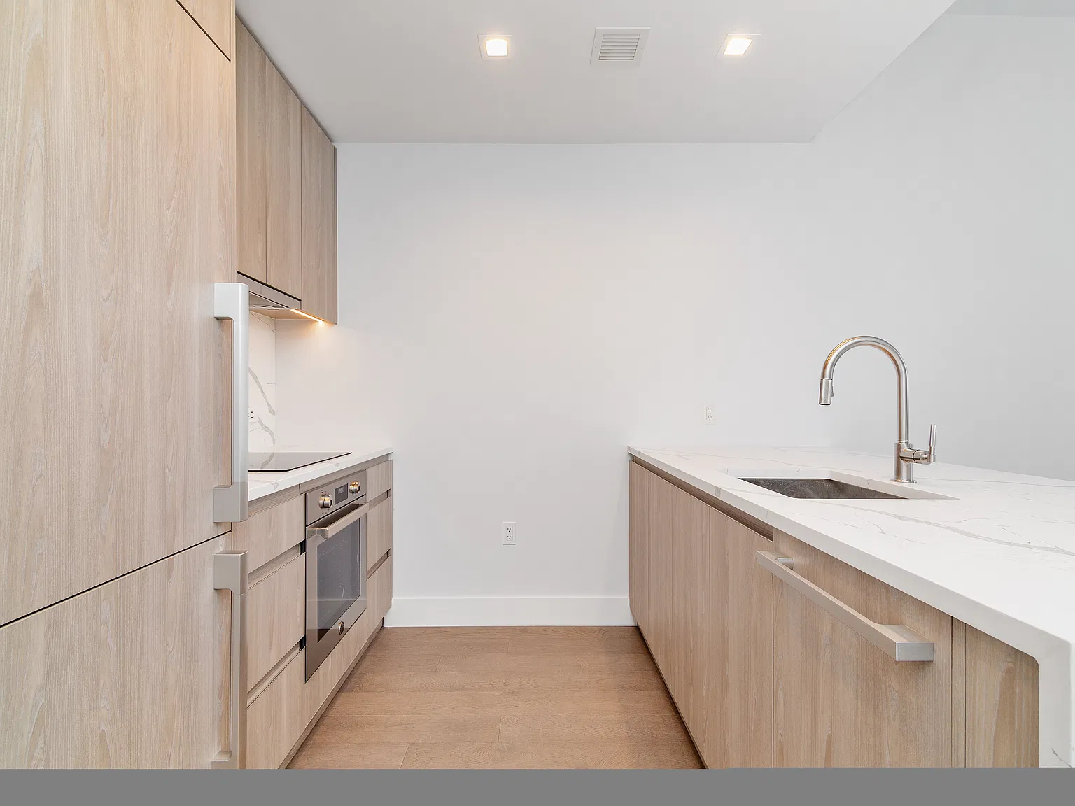 200 E 23rd St — Photo 3