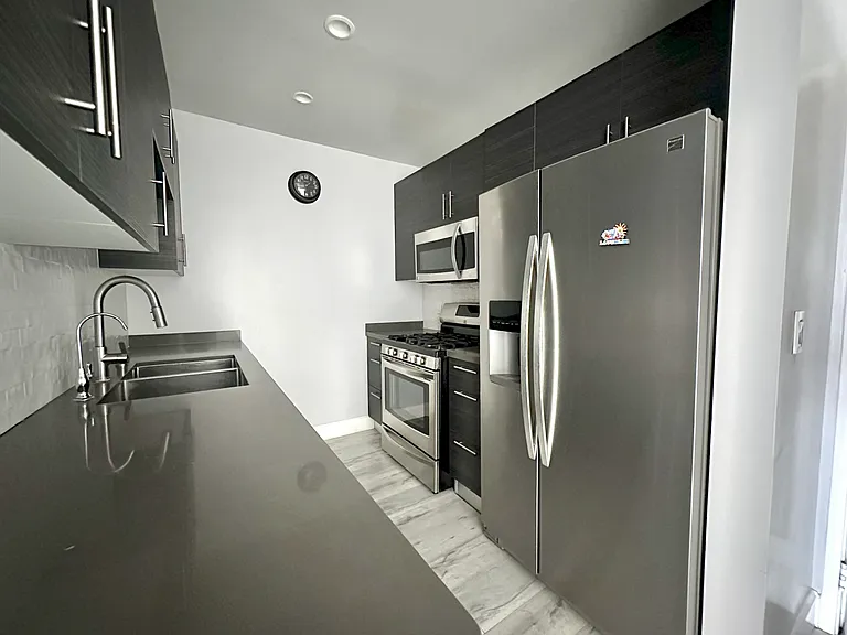 409 Burchett St #318 — Photo 3