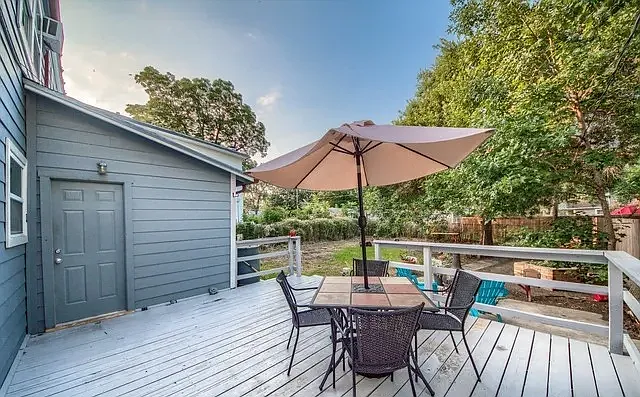 254 Quentin Dr — Photo 3