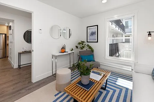 3 bed, 1650 sqft, $7,750 — Photo 2