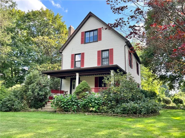 3738 Ellwood Rd, New Castle, PA 16101