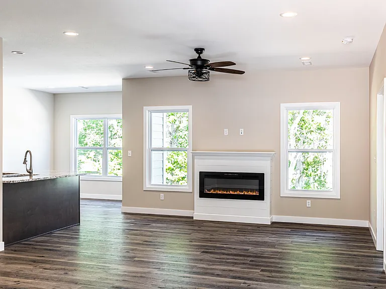 1205 Stonehaven Dr — Photo 7