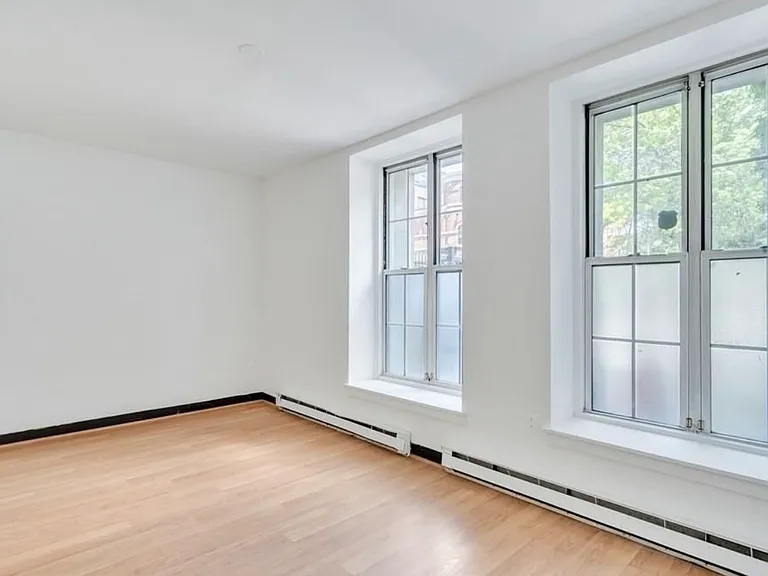 240 Heath St #101 — Photo 2