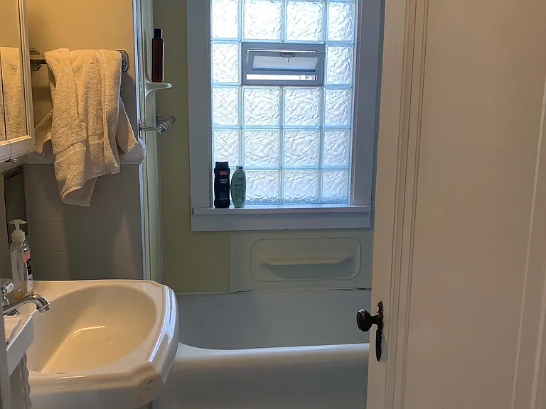 387 W Cambourne St #1 — Photo 5