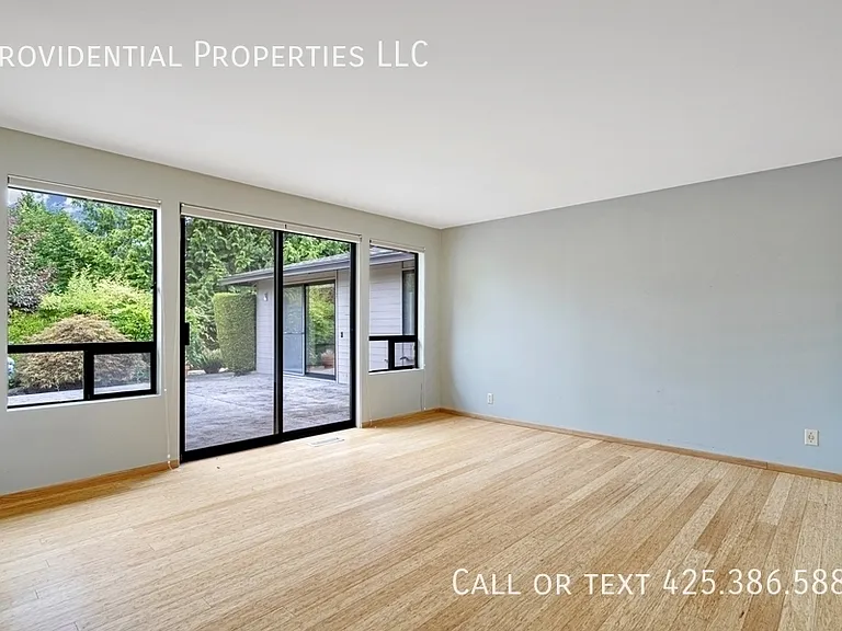 9530 NE 30th St — Photo 17