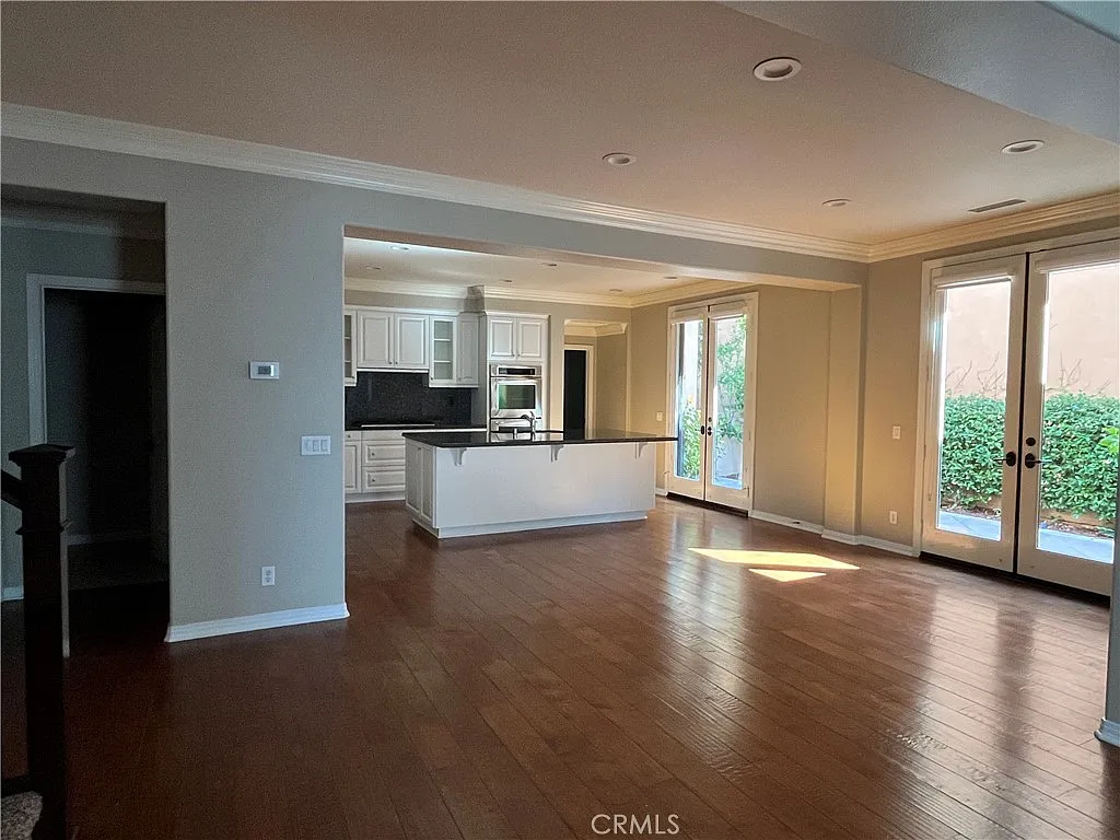 4 bed, 3.5 bath, 2429 sqft, $5,500 — Photo 3