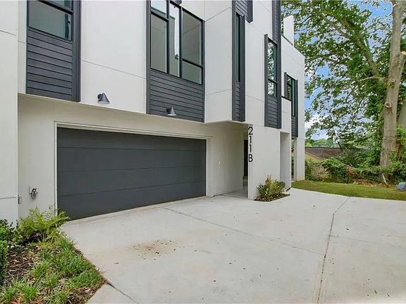 2nd image of 211 Howell Dr SE #B