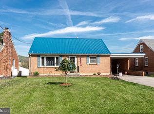 6597 York Rd, Spring Grove, PA 17362