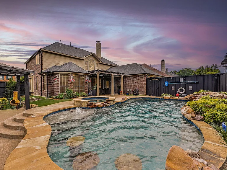 4325 Angelina Dr — Photo 39