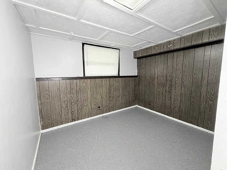 2056 Brookfield Rd — Photo 27