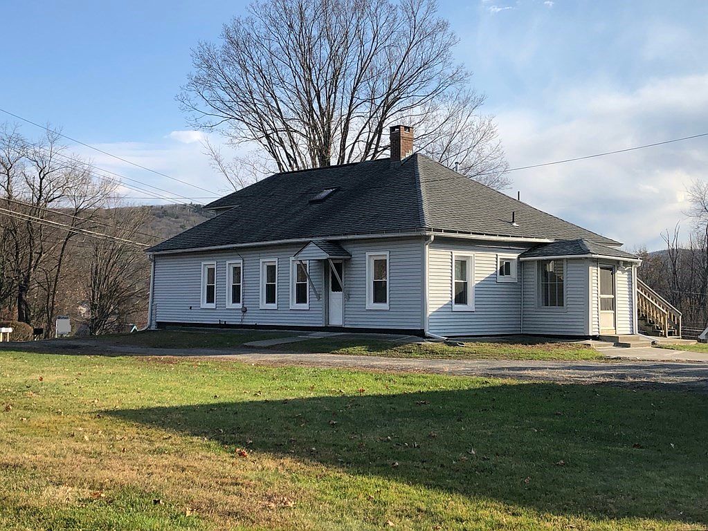 75 North St, Buckland, MA 01370 Zillow