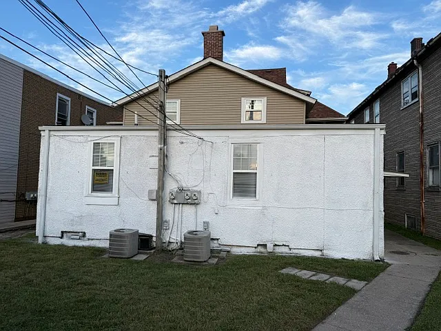 4 bed, 1.5 bath, 1600 sqft, $2,850 — Photo 2