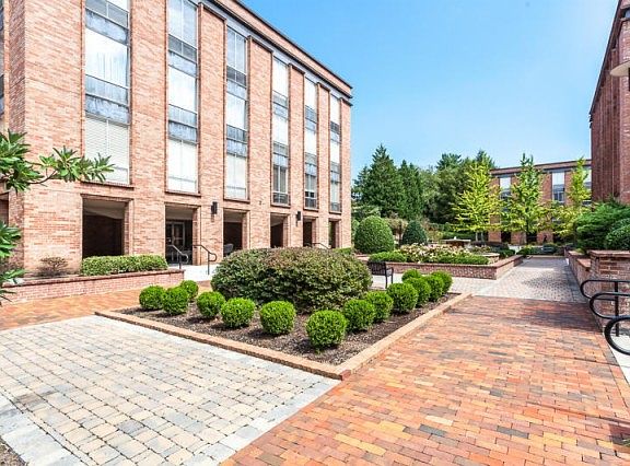 3rd image of 1400 Kenesaw Ave APT 12T