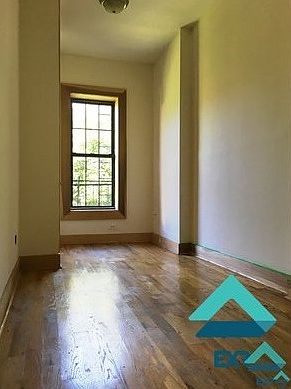 2nd image of 1335 Hancock St #3RA