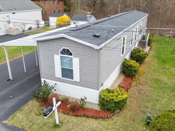 4 Trailerhome Drive, Salem, NH 03079