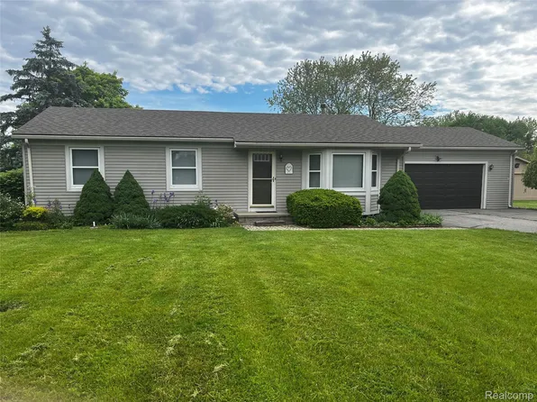 14924 Hough Rd, Allenton, MI 48002