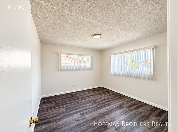 5th image of 19403 Haynes St #5
