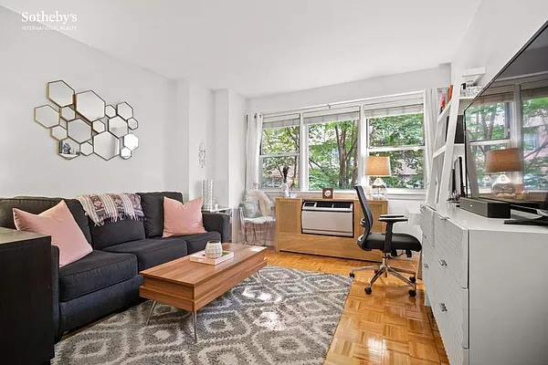 Rented by Sotheby's International Realty | media 1