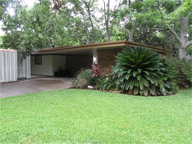 1st image of 530 Oak Dr