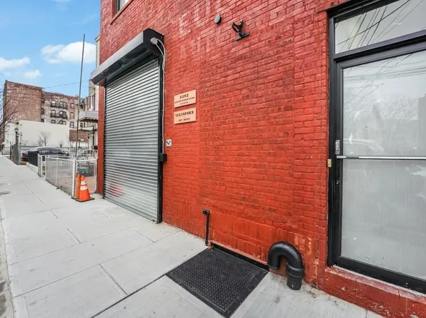 3302 Palisade Avenue image 21 of 22