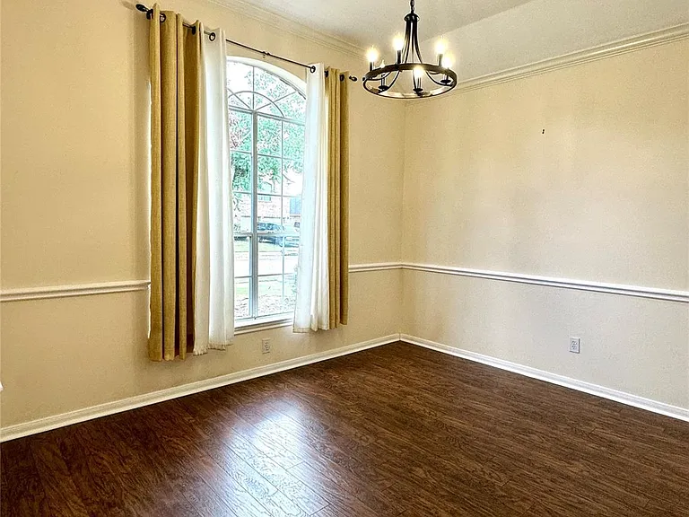3611 Sheldon Dr — Photo 3