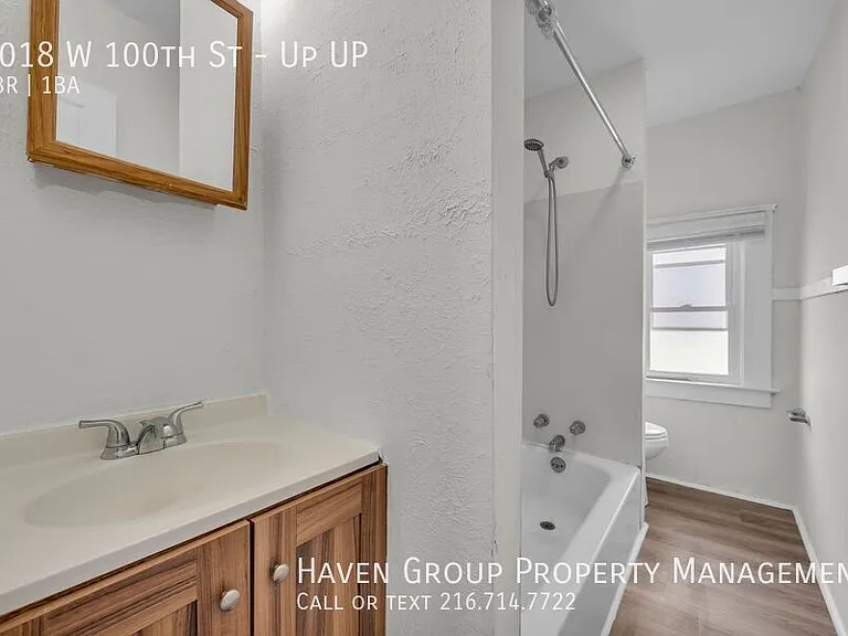 2018 W 100th St #UP UP — Photo 14