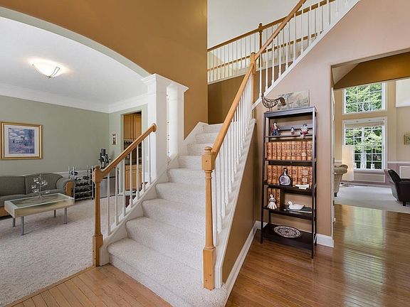 2nd image of 3024 Darien Ln