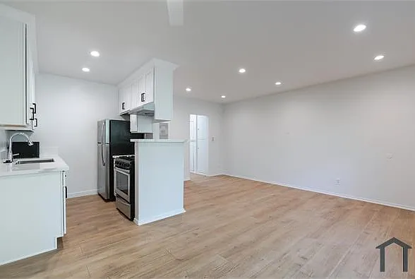 12710 Matteson Ave #3 — Photo 3