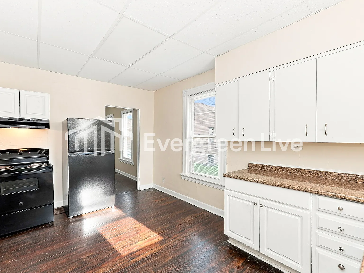 3 bed, 2.0 bath, 1360 sqft, $1,545 — Photo 4