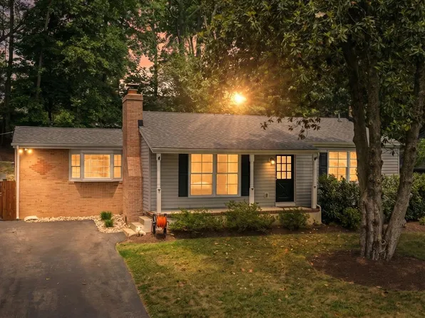 108 Maple Dr, Annapolis, MD 21403