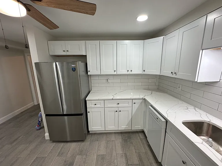 4725 Shamrock Ave — Photo 17