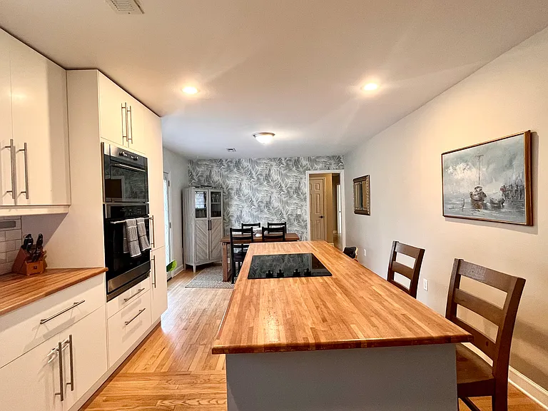 1314 White Dr — Photo 4