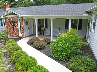 27 Country Ridge Dr, Shelton, CT 06484