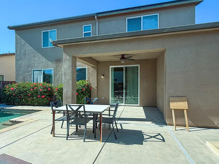 3060 Morris Ave — Photo 12