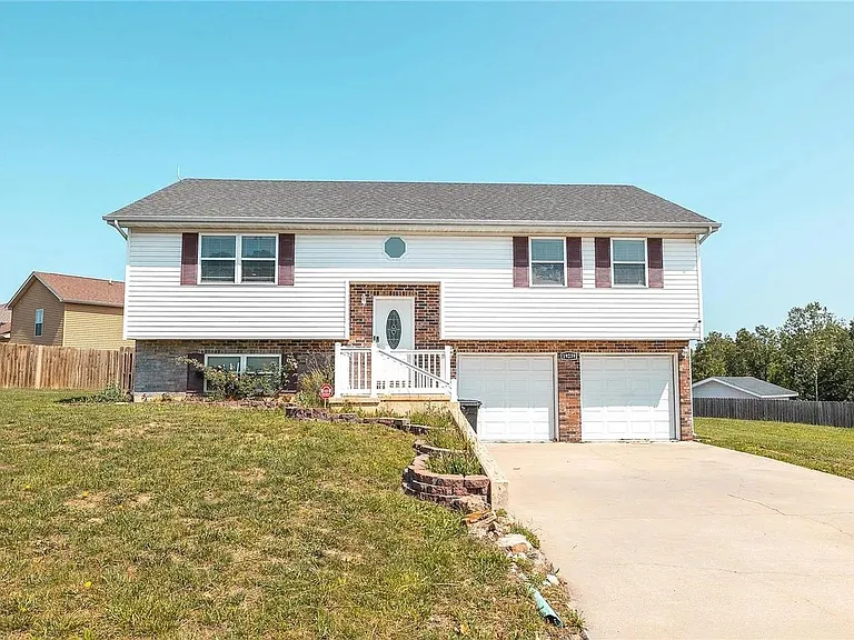 19239 Lonager Ln — Photo 1