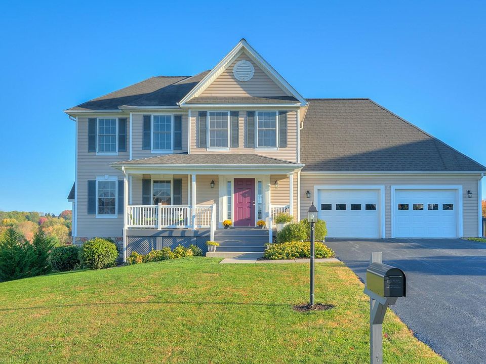 1st image of 220 Citrine Ct