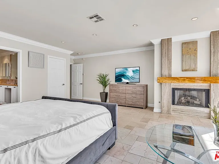 2177 Summitridge Dr — Photo 25